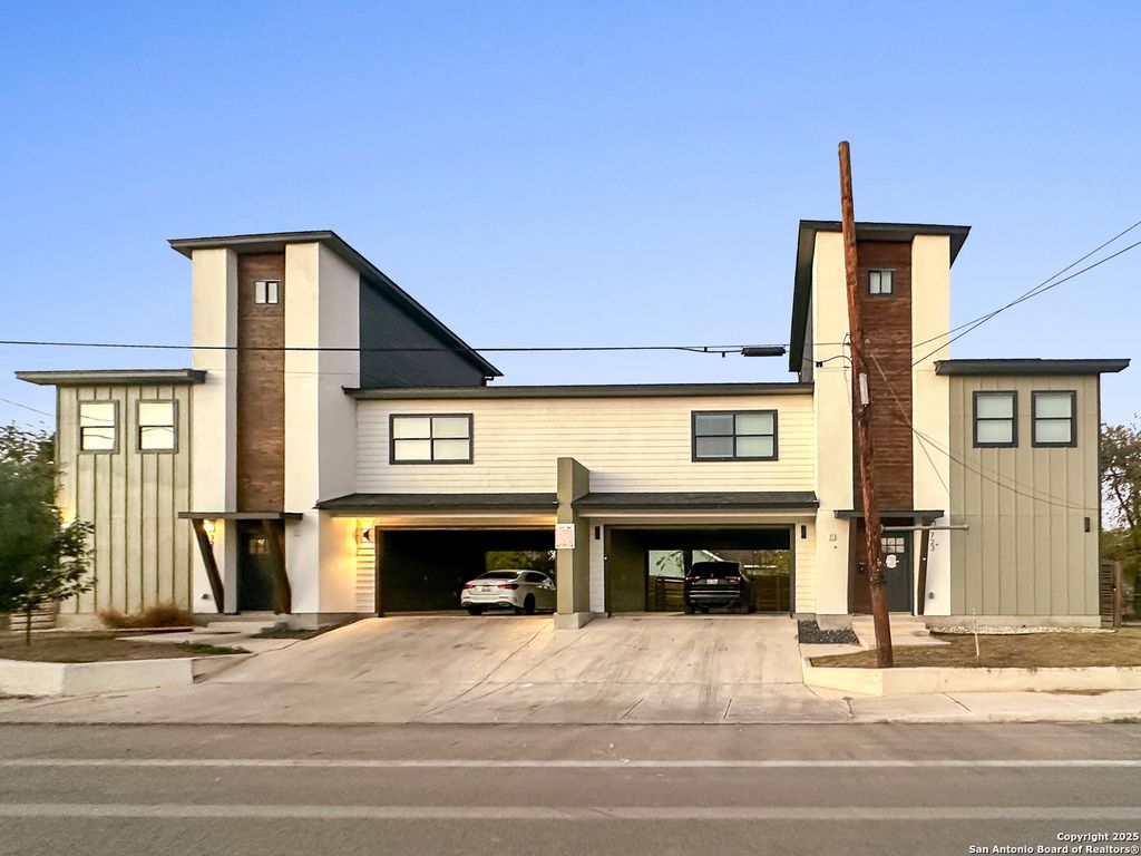 Photo of 721-723 Iowa 721 723 #721 723, San Antonio, TX 78203 (MLS # 1928419)