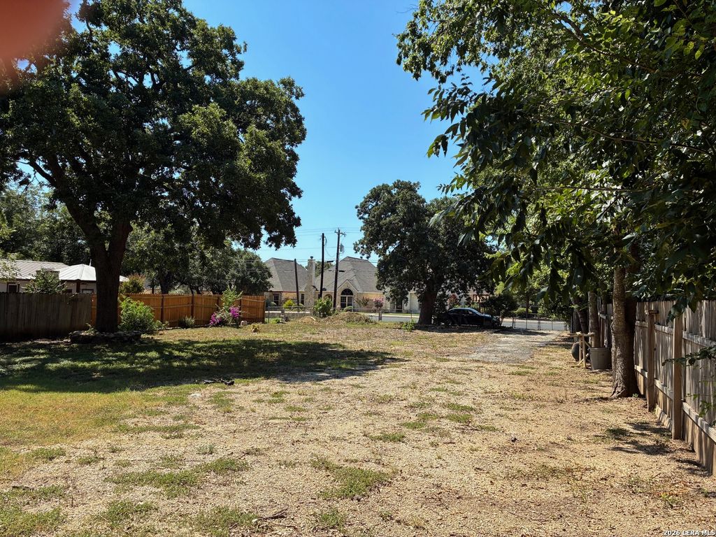 Photo of 314 E Bandera, Boerne, TX 78006 (MLS # 1953057)