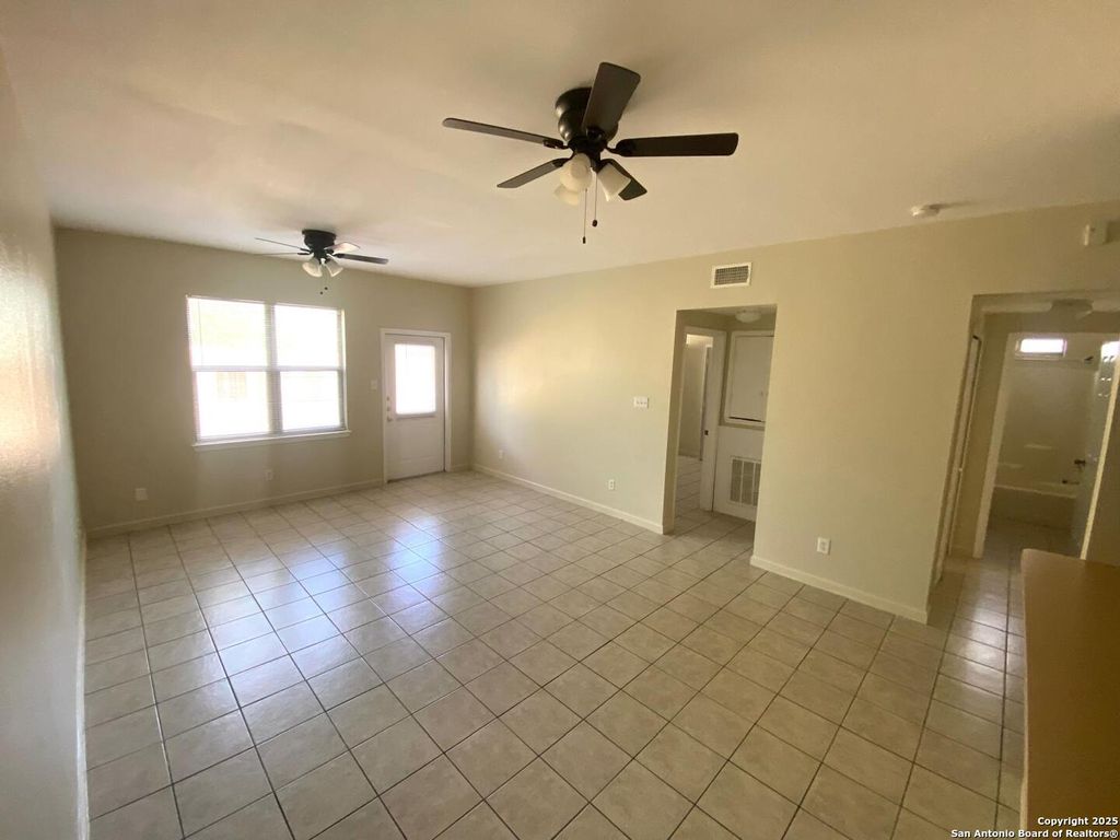 Photo of 506 Dukeway, Universal City, TX 78148 (MLS # 1916572)