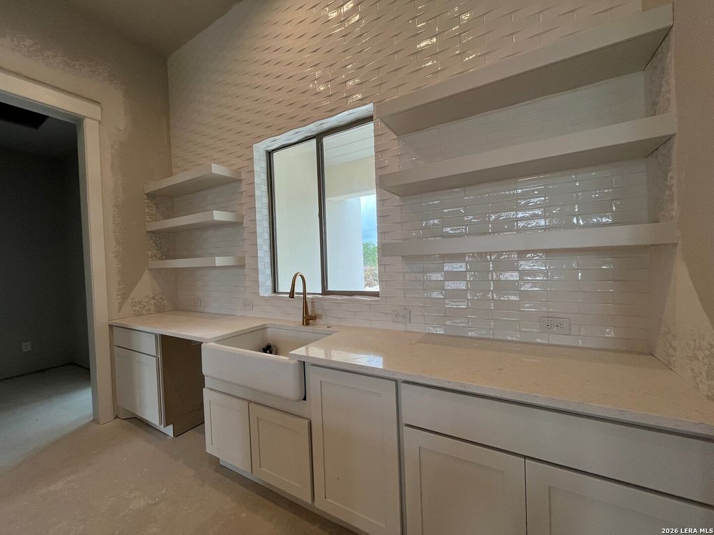 Photo of 611 Parkview Pl, Canyon Lake, TX 78133 (MLS # 1941789)