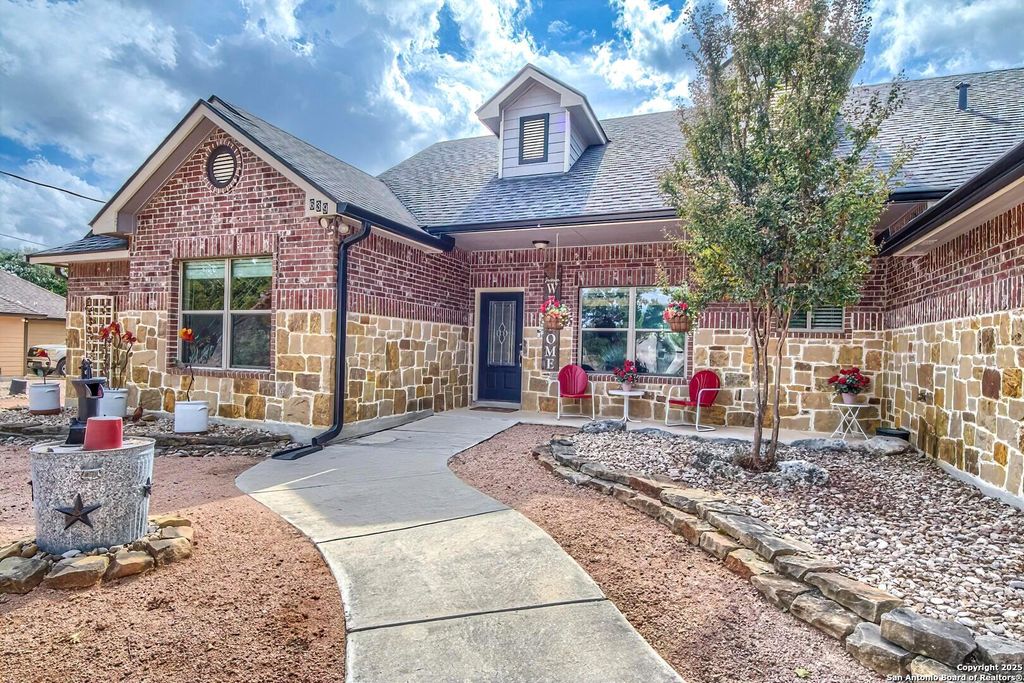 Photo of 639 Settlers Lane, Bandera, TX 78003 (MLS # 1918303)