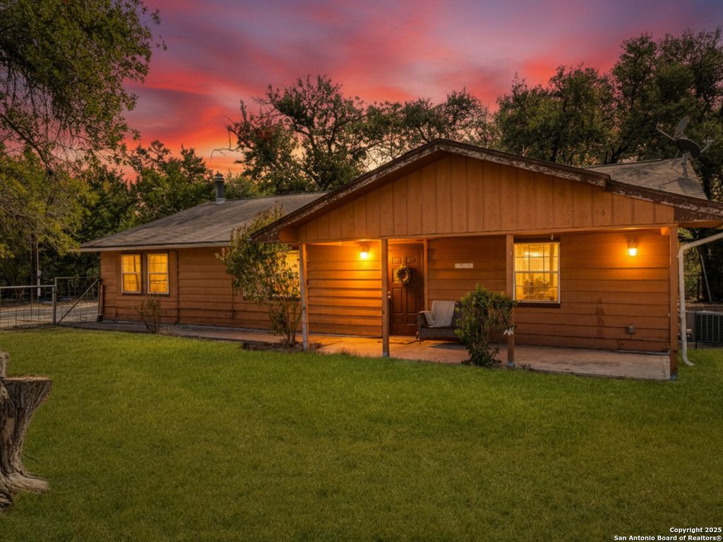 Photo of 2019 North Park, Canyon Lake, TX 78133 (MLS # 1924763)