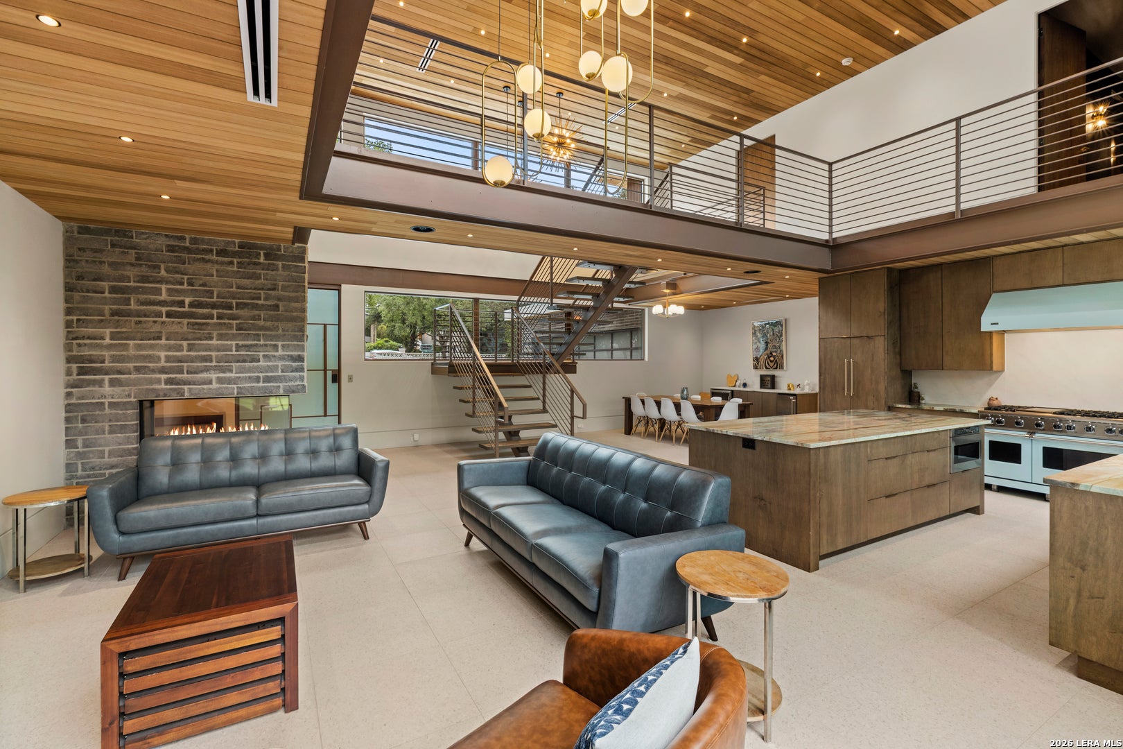 110 ROCKHILL DR