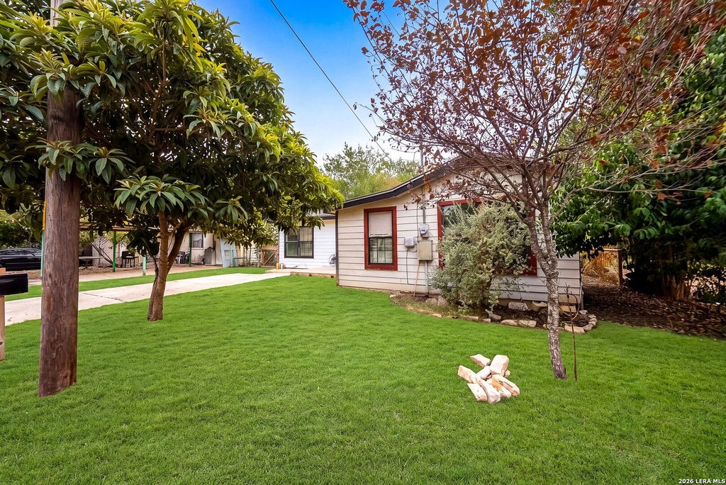 Photo of 217 W Benbo St, Seguin, TX 78155 (MLS # 2020609)