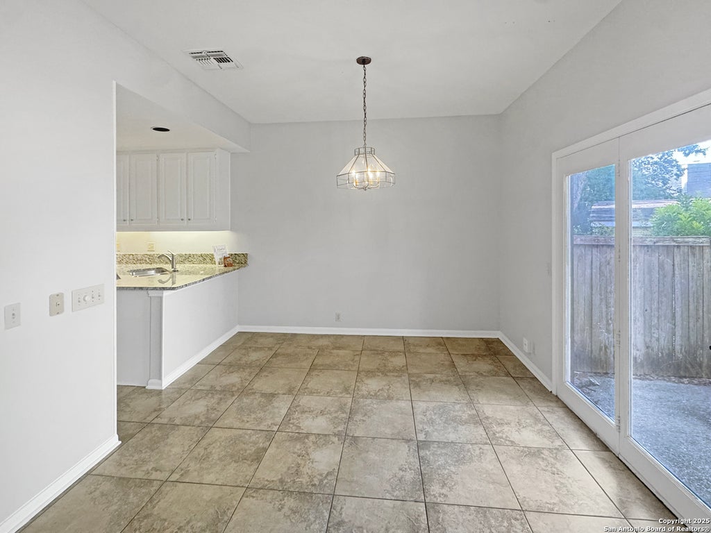 Photo of 210 CIRCLE ST 05 #05, Alamo Heights, TX 78209 (MLS # 1997943)