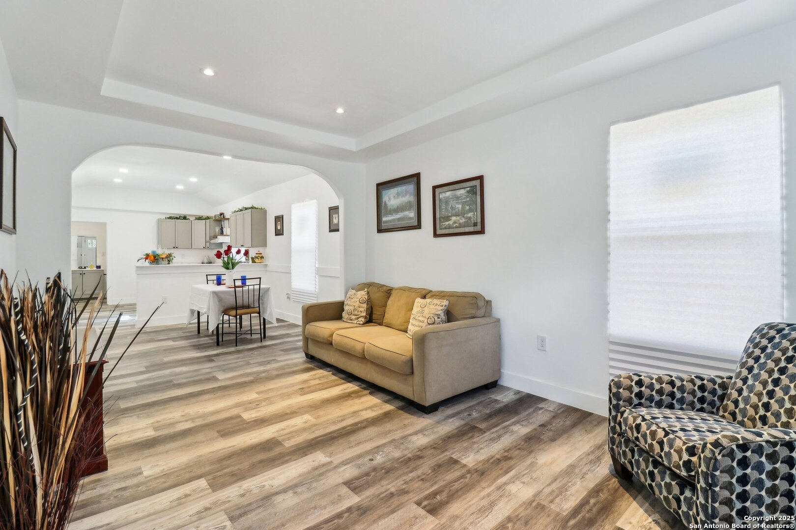 2120 San Fernando