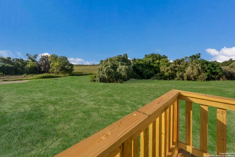 A home in Floresville