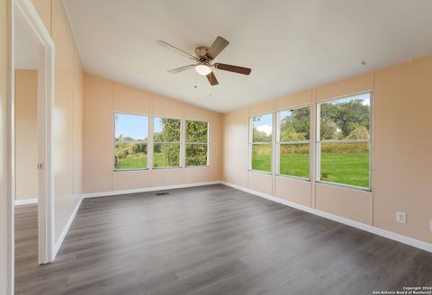 A home in Floresville