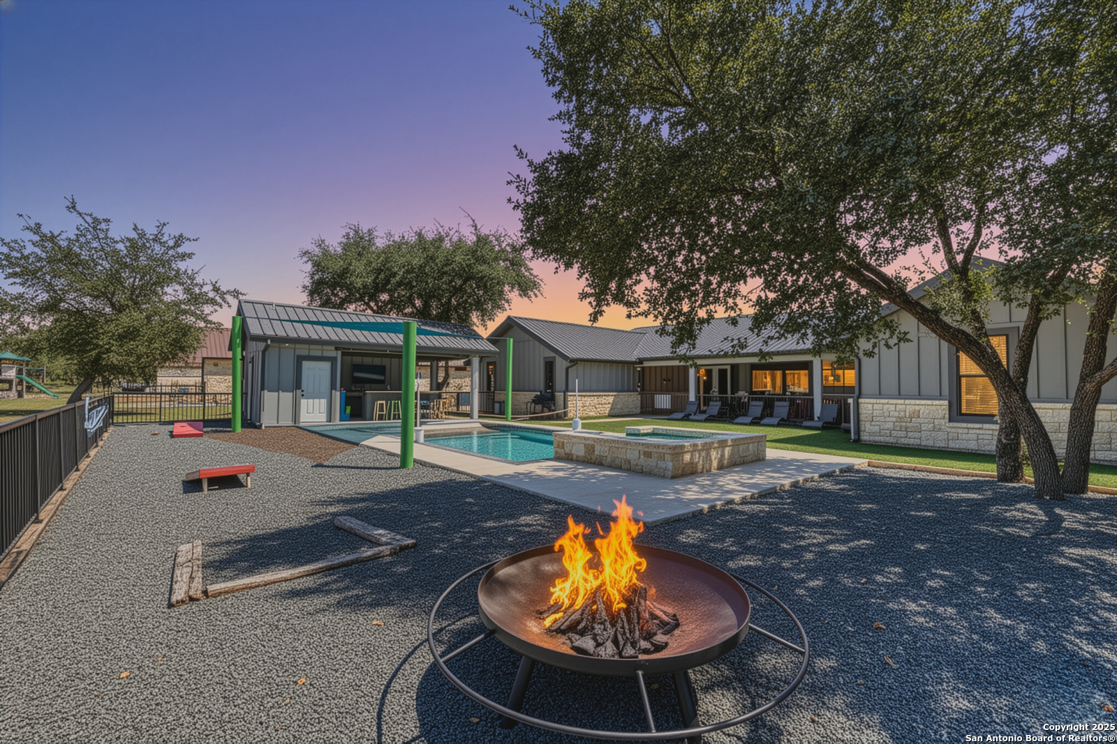 989 Mountain Valley Drive