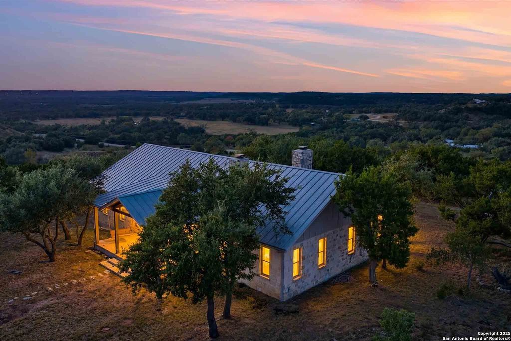 Photo of 7625 N State Highway 16, Fredericksburg, TX 78624 (MLS # 1927500)