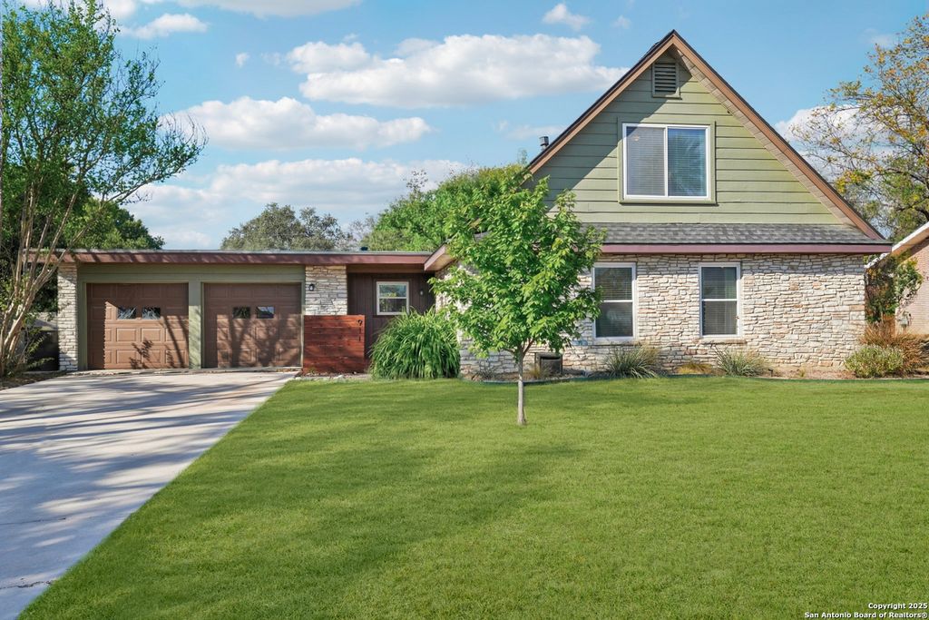 Photo of 911 Tamworth, San Antonio, TX 78213 (MLS # 1929515)