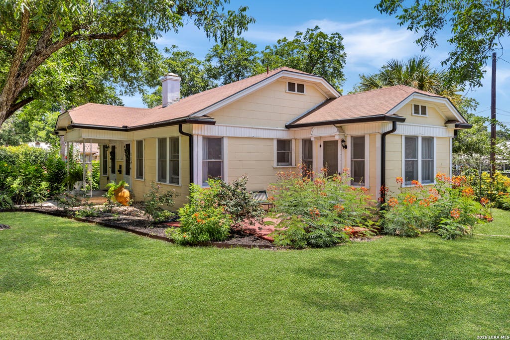 Photo of 222 REDWOOD ST, Alamo Heights, TX 78209 (MLS # 1996246)