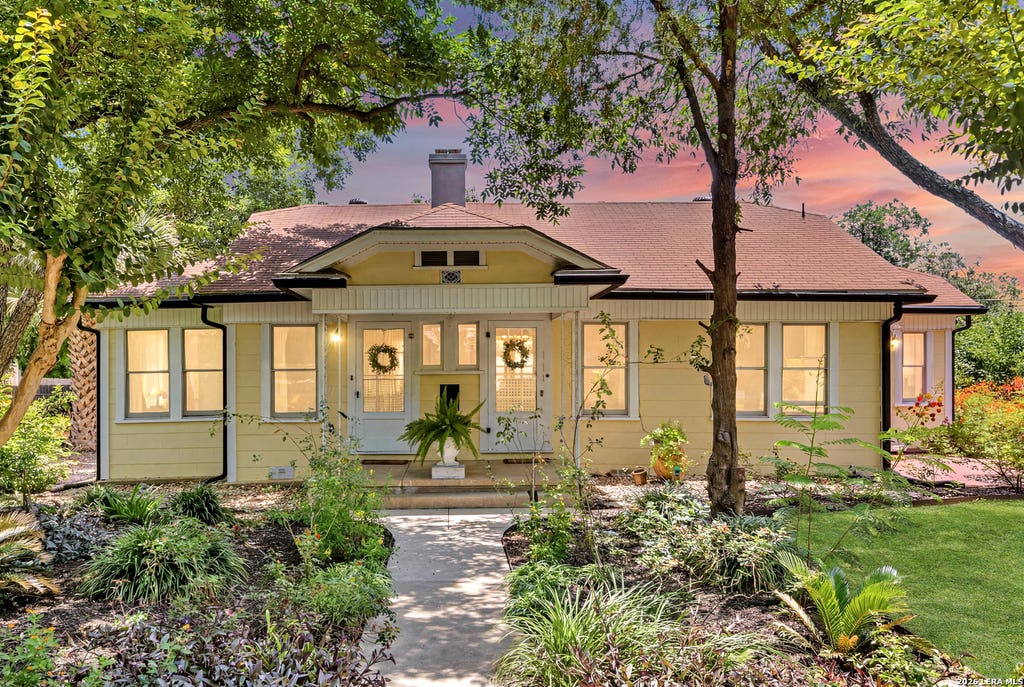 Photo of 222 REDWOOD ST, Alamo Heights, TX 78209 (MLS # 1996246)
