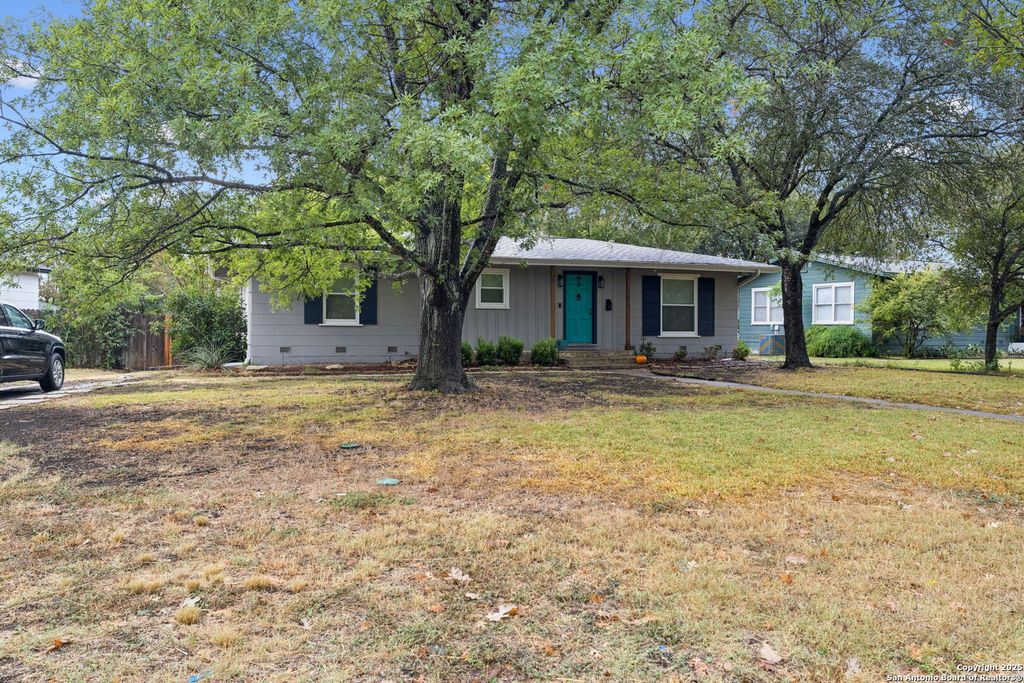 Photo of 352 Larchmont, San Antonio, TX 78209 (MLS # 1922556)