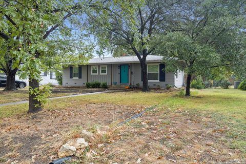 352 Larchmont San Antonio TX 78209