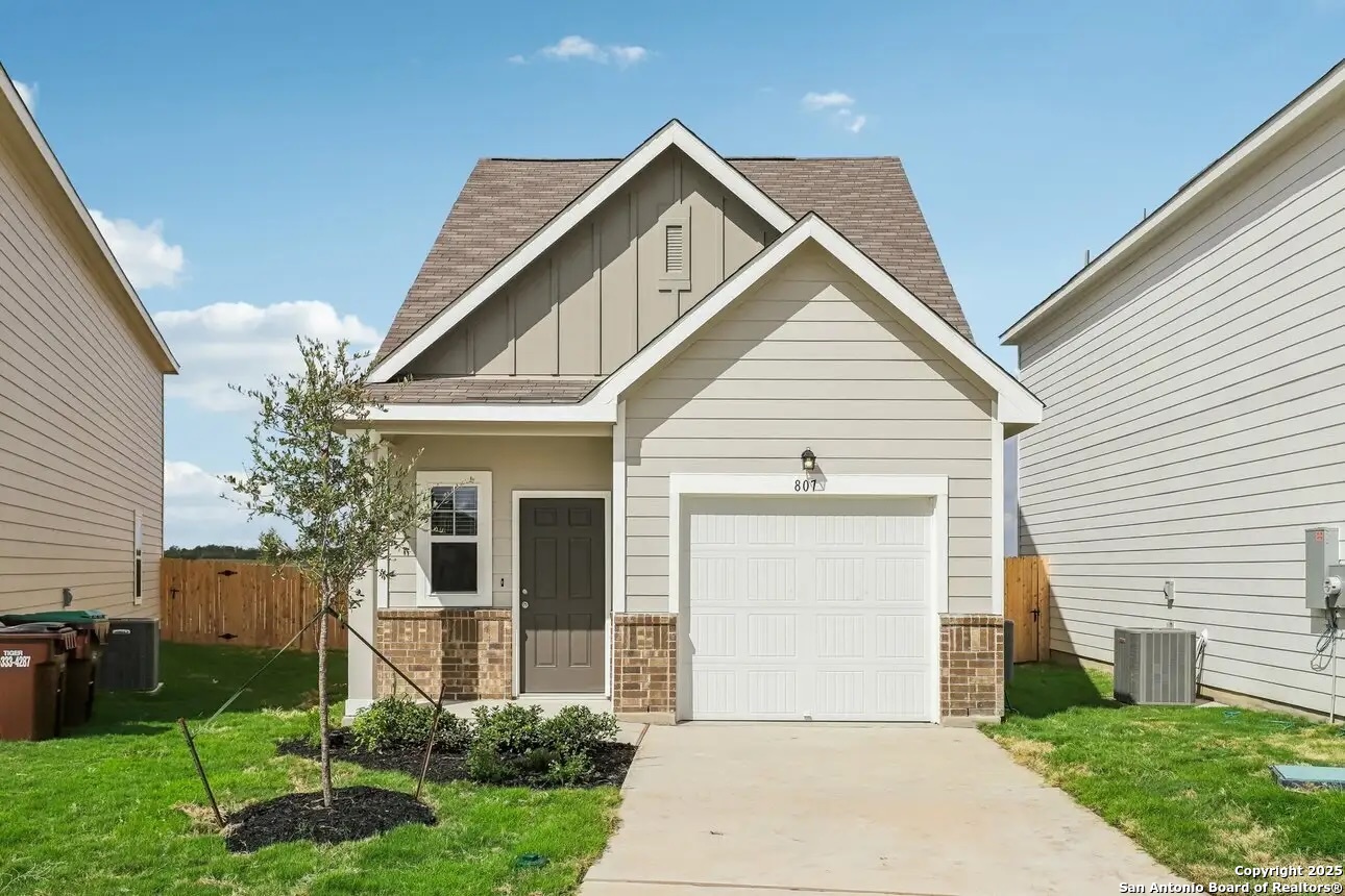 10628 Tufted Court