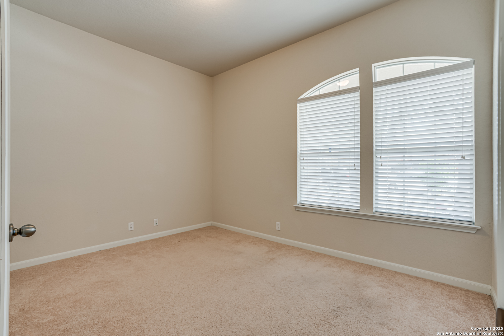 3326 Collin Cv