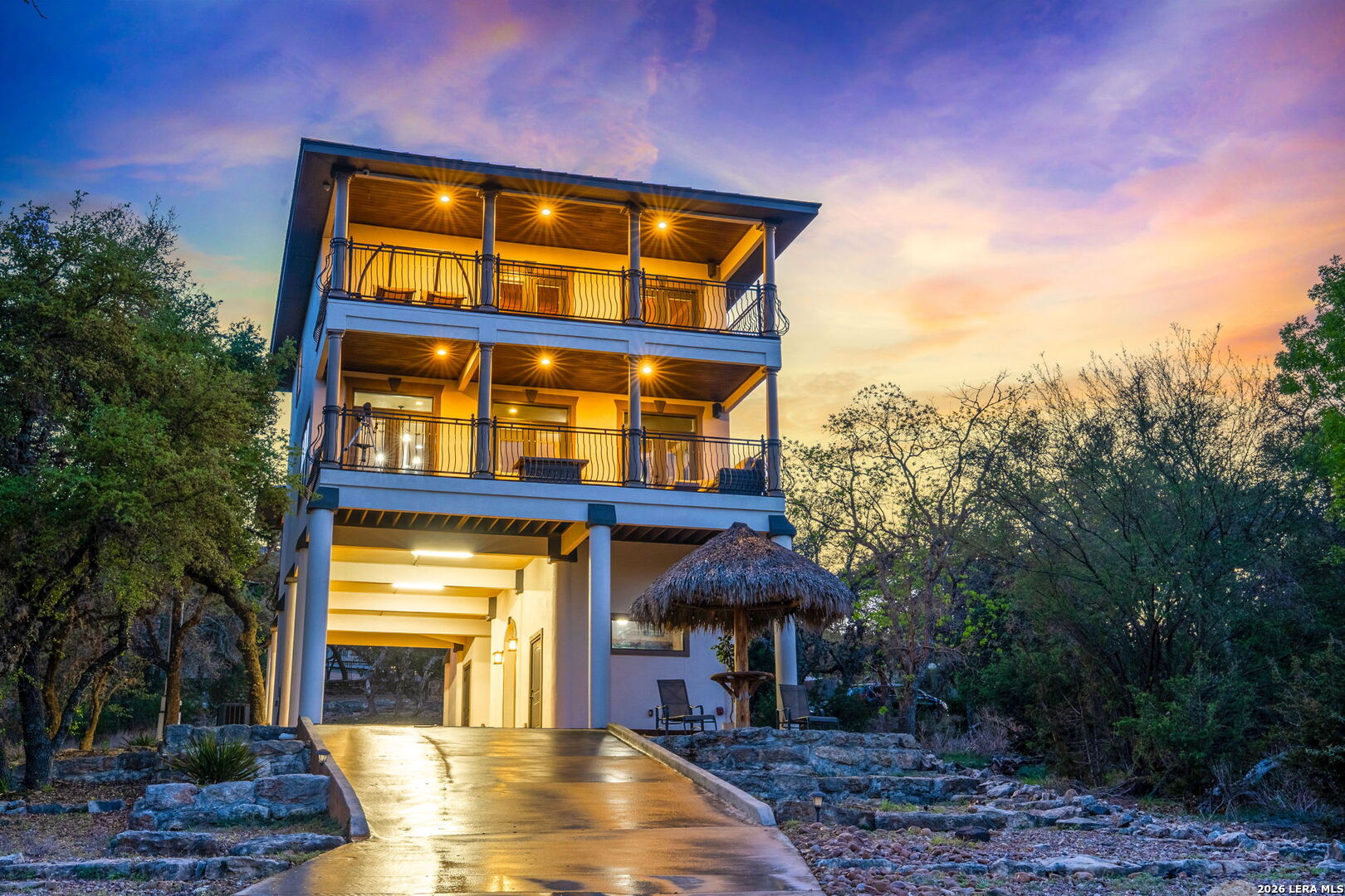 1065 Hillcrest Forest