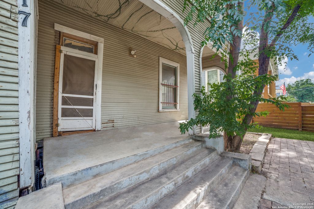 Photo of 617 Dawson, San Antonio, TX 78202 (MLS # 1886155)
