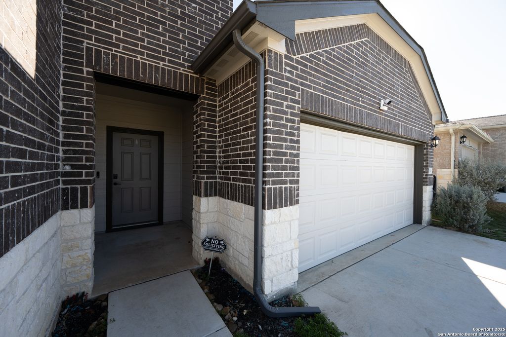 Photo of 560 Chaco Loop, Seguin, TX 78155 (MLS # 1925523)