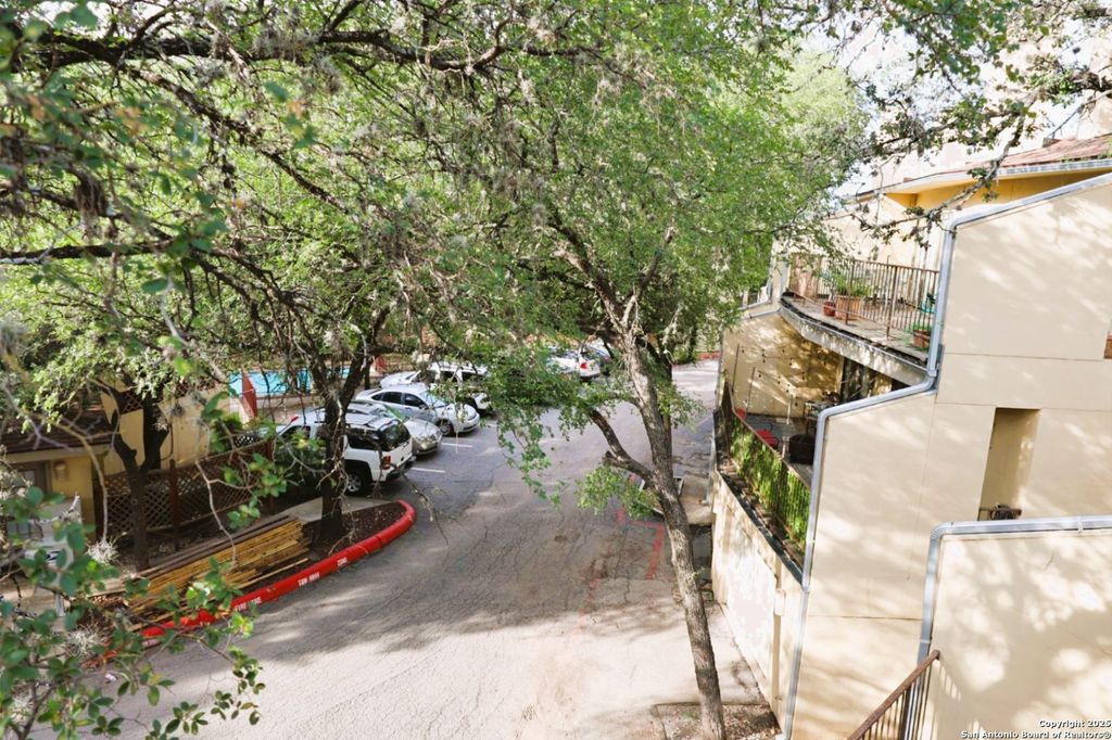 Photo of 8642 Fredericksburg 402 #402, San Antonio, TX 78240 (MLS # 1906886)