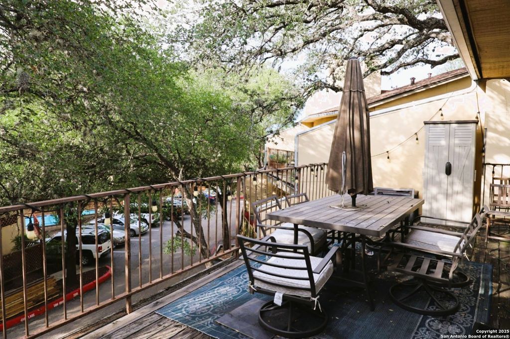Photo of 8642 Fredericksburg 402 #402, San Antonio, TX 78240 (MLS # 1906886)
