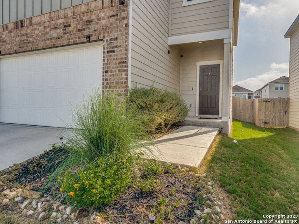 Photo of 5136 MORNING GRAZE, St Hedwig, TX 78152 (MLS # 1927355)