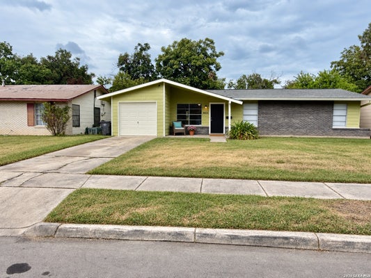 4831 SEABREEZE DR, SAN ANTONIO, TX 78220 - Image 93ae96c0b1d00c4a9d580ad2fb1ef4d9/3398998636