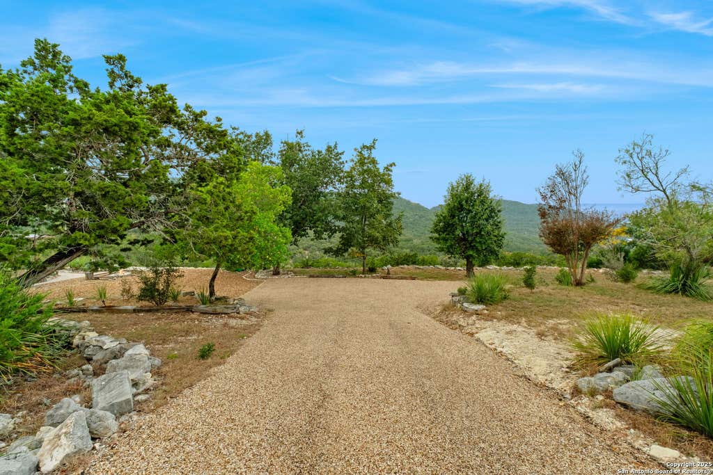 Photo of 411 Valley View, Pipe Creek, TX 78063 (MLS # 1926440)
