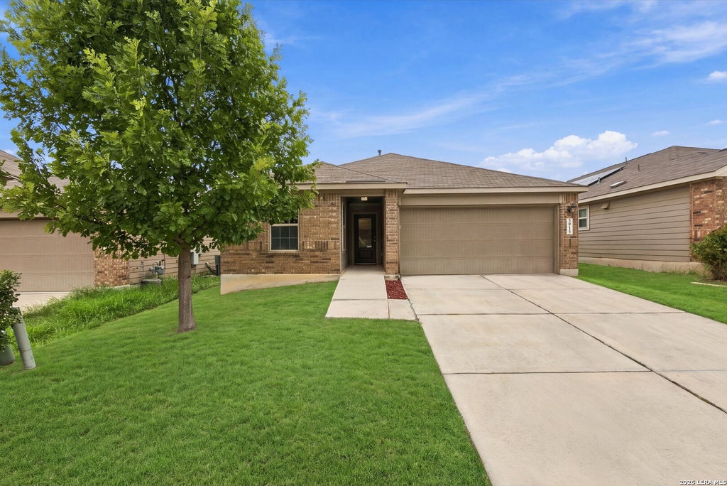 Photo of 5915 Bridle Bnd, San Antonio, TX 78218 (MLS # 2024363)