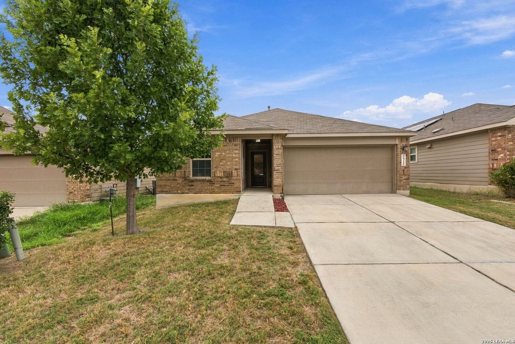 Photo of 5915 Bridle Bnd, San Antonio, TX 78218 (MLS # 2024363)