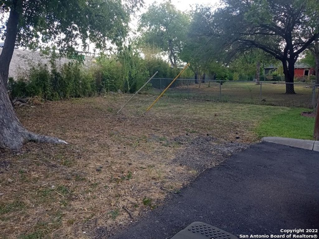 Photo of 0 E IH 10, San Antonio, TX 78210 (MLS # 1630625)