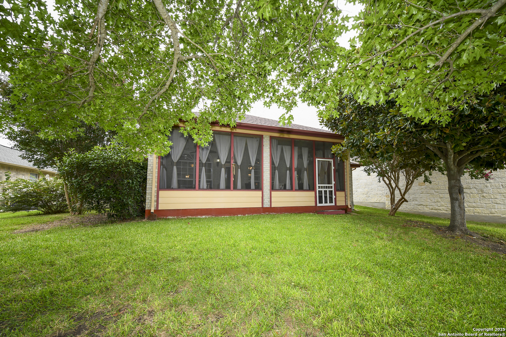 3704 Hillside