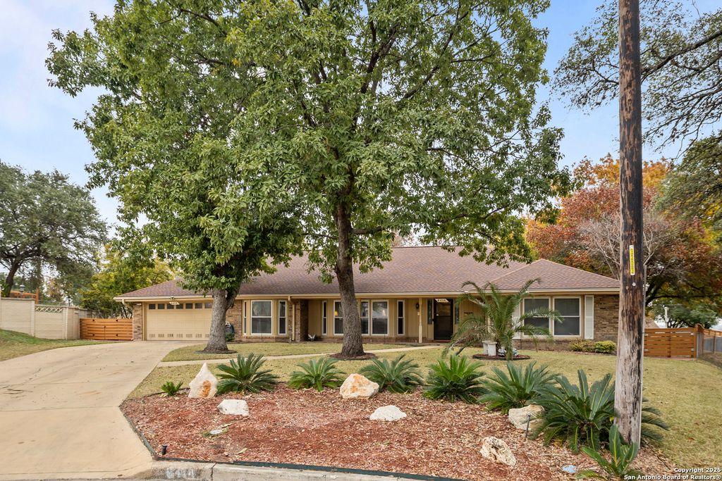 Photo of 6414 View Pt, San Antonio, TX 78229 (MLS # 1929424)