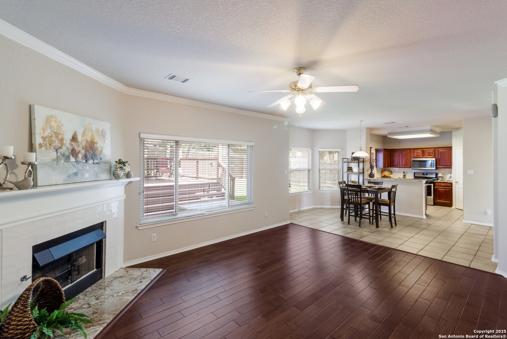 21218 Encino Ash