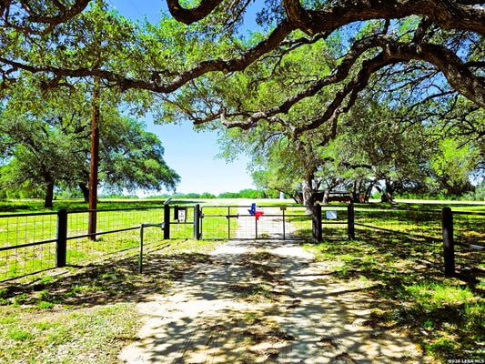 799 COUNTY RD 6612, DEVINE, TX 78016 - Image 940e6ee55c2c2a4969957314a0a9dfcd/3136380449