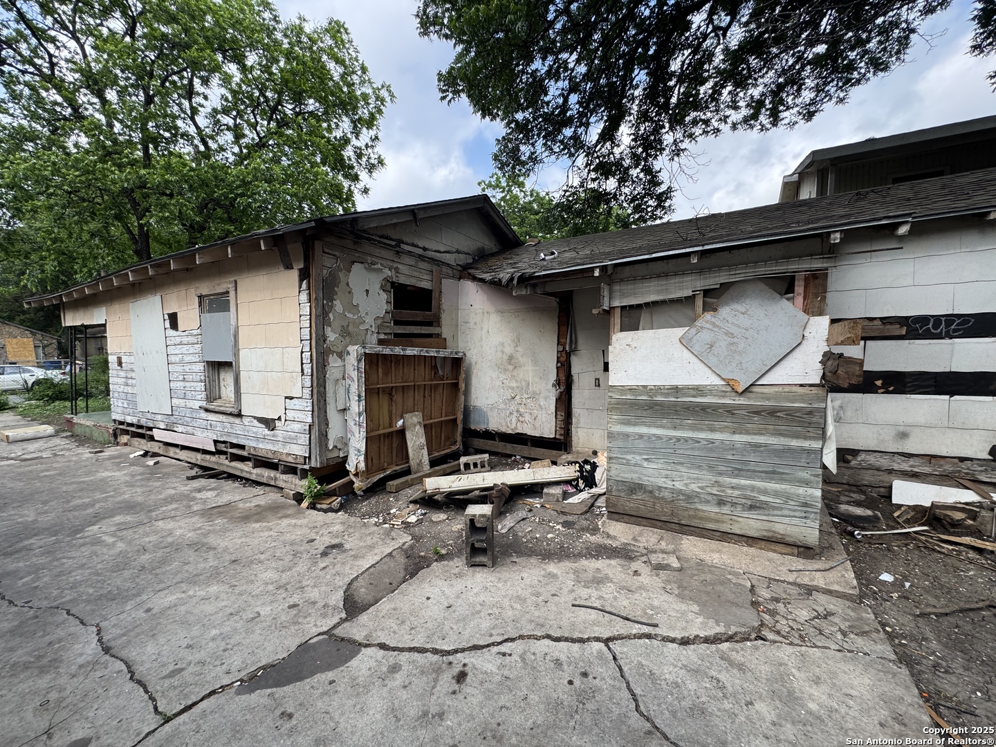 2429 Potosi