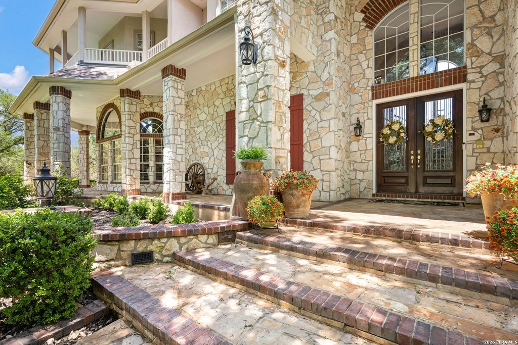 Photo of 8040 Rolling Acres Trail, Fair Oaks Ranch, TX 78015 (MLS # 1966305)