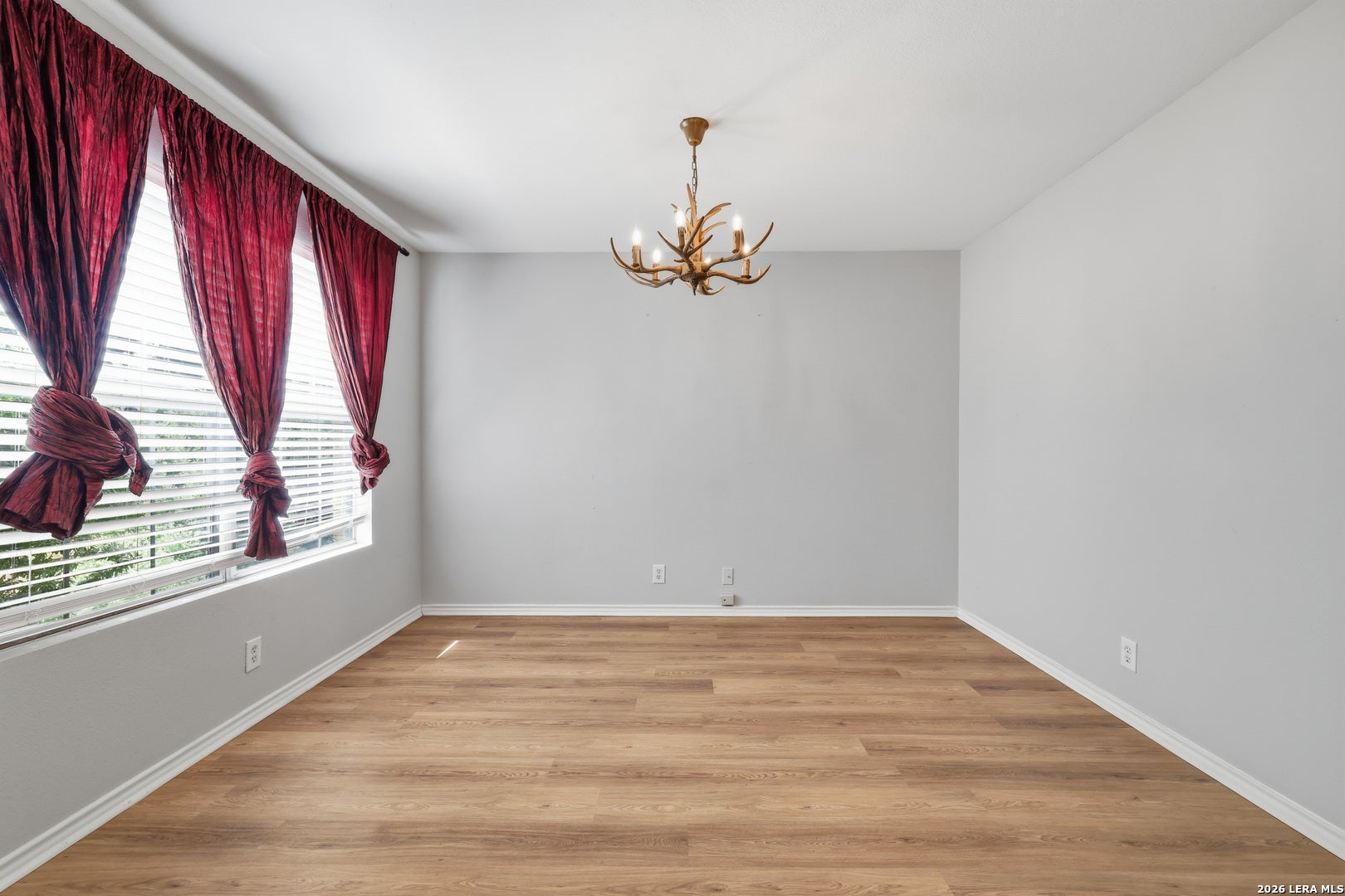 11907 Creek Peak