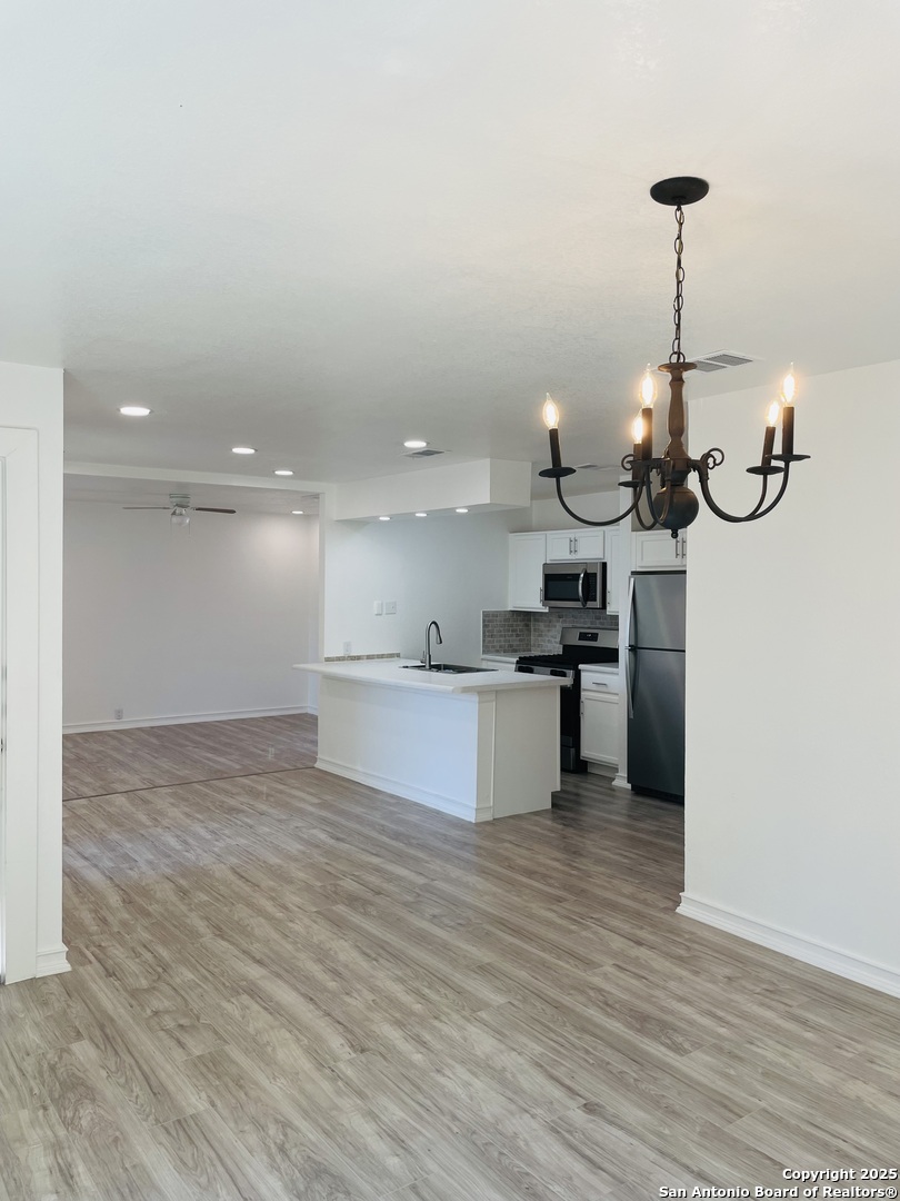 San Antonio, Texas 78220, United States, 4 Bedrooms Bedrooms, ,2 BathroomsBathrooms,Residential,Active,237236