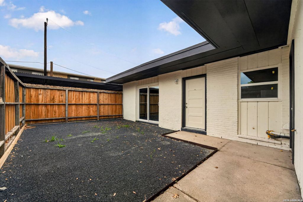 Photo of 600 Gentleman Road 7 #7, Balcones Heights, TX 78201 (MLS # 1959013)