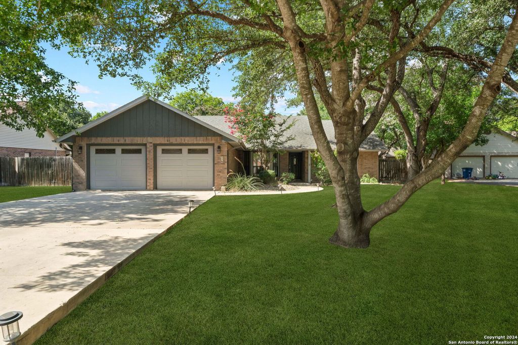 Photo of 116 Bobwhite, Seguin, TX 78155 (MLS # 1942944)