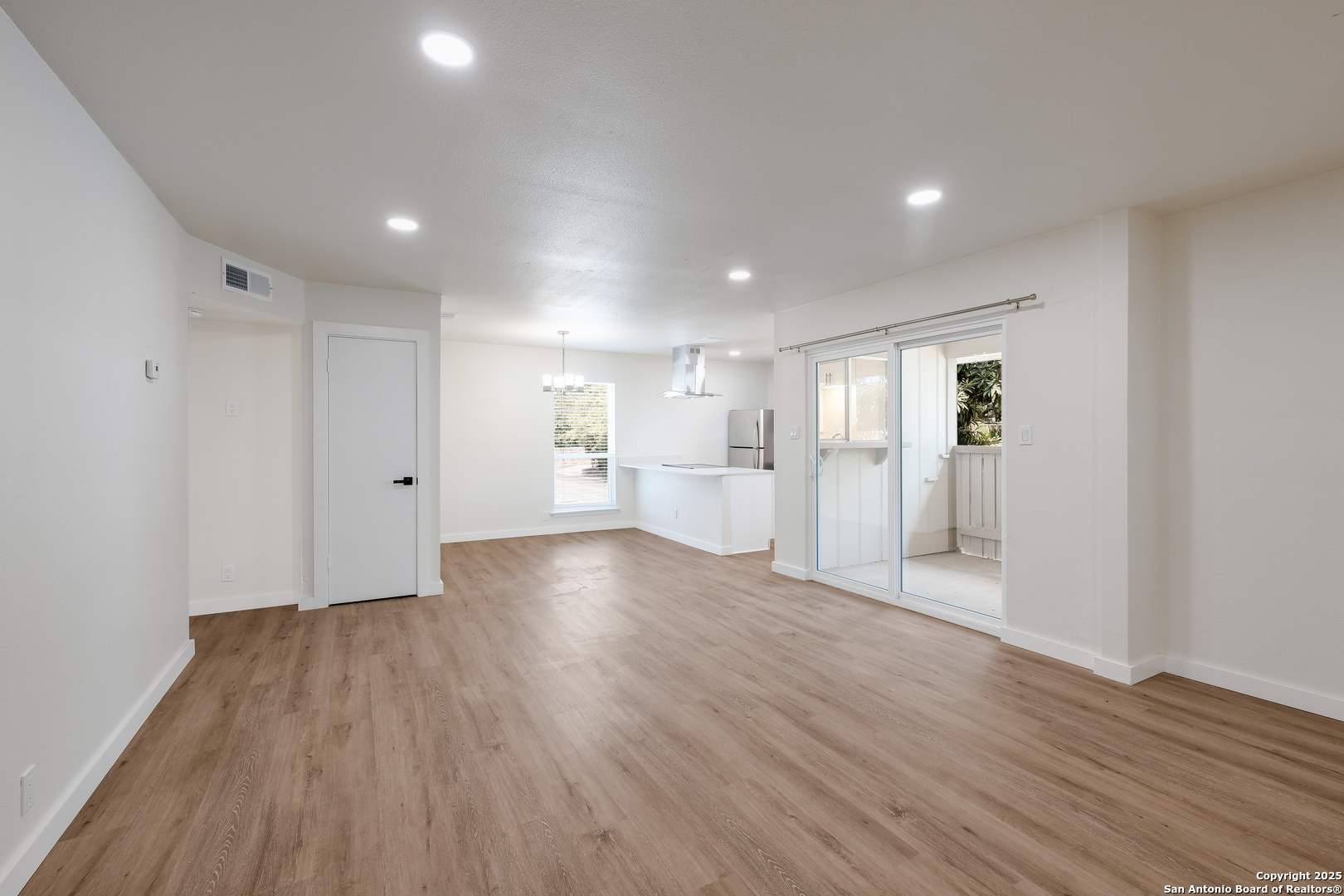340 Montclair 102