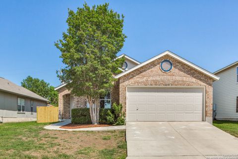 6611 Millrock Live Oak TX 78233