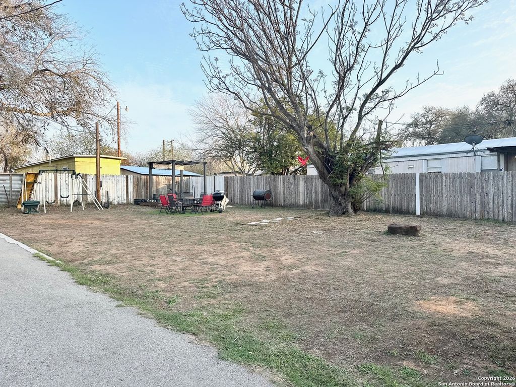 Photo of 1608 The Lane, Pleasanton, TX 78064 (MLS # 1932227)