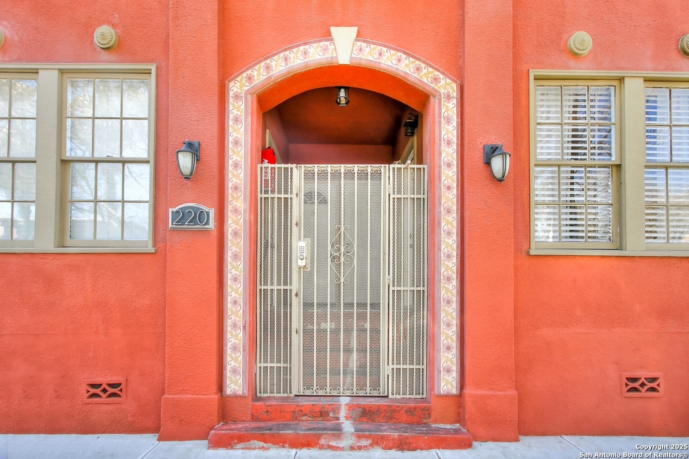 220 Beauregard Blvd 2