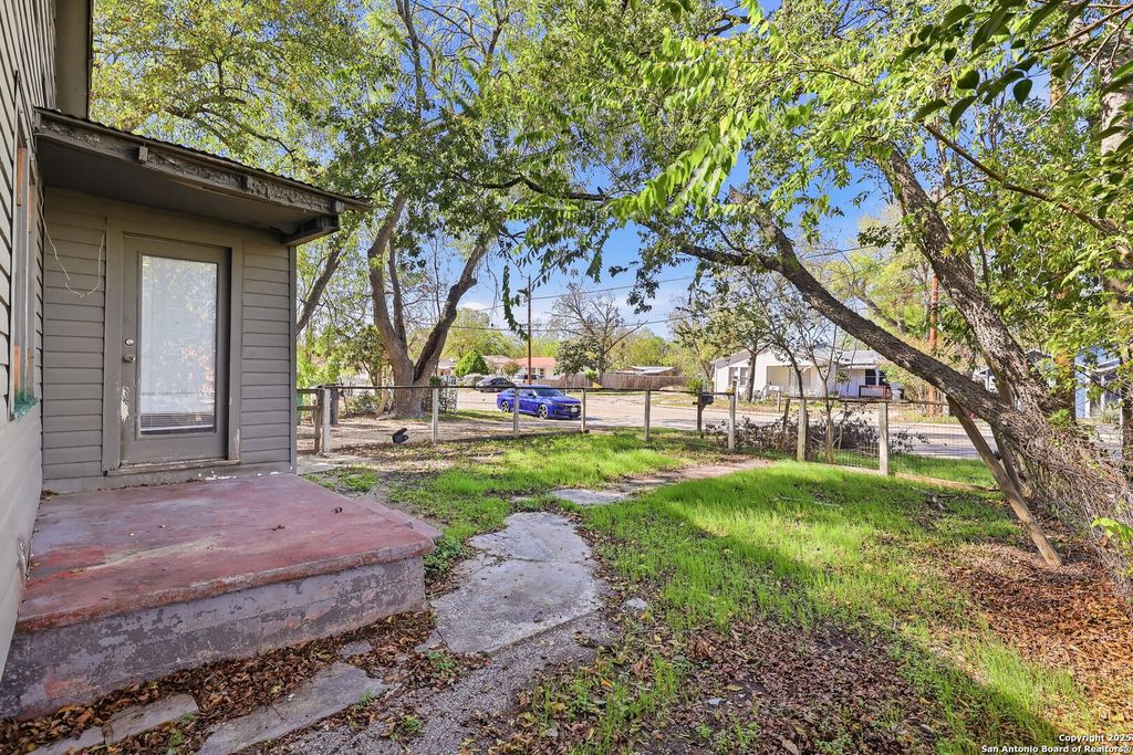 Photo of 1825 W Mill, New Braunfels, TX 78130 (MLS # 1926792)