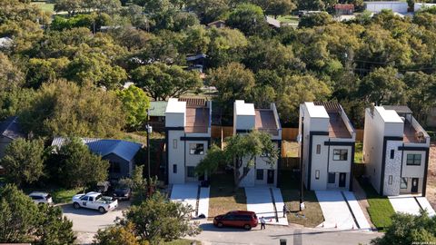 Photo of 656 Canyon Circle, Canyon Lake, TX 78133 (MLS # 1935331)