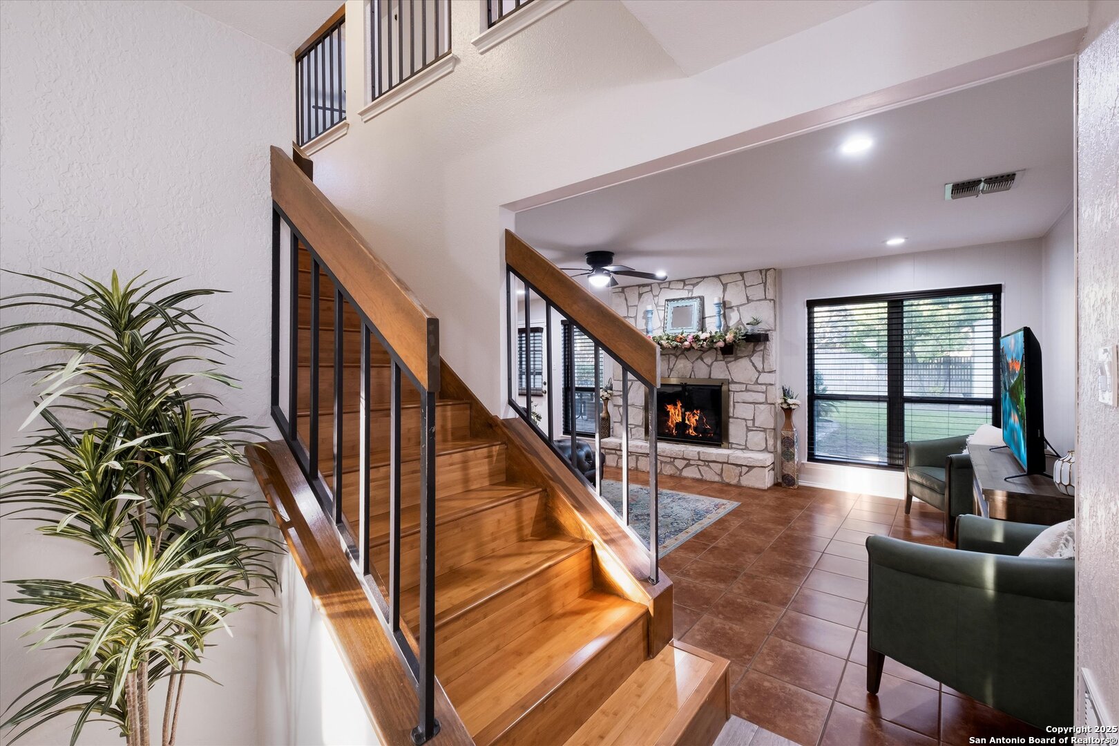 2118 Encino Loop
