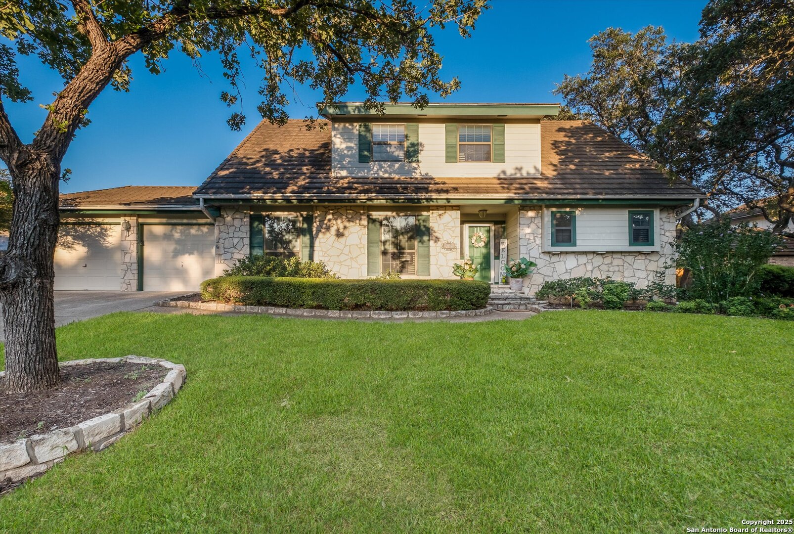 2118 Encino Loop